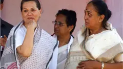 सोनिया गाँधी के साथ मार्गरेट अल्वा