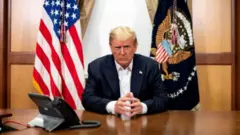 Trump Pazar günü hastaneden kısa bir video açıklaması yayınlayarak sağlığının iyiye gittiğini söyledi