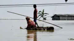 ကိုဗစ်ကာလအတွင်း ရေလွှမ်းမိုးမှုကြောင့် အခက်အခဲပိုကြီးမား