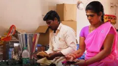 தம்பதியினர்