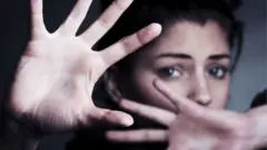 امرأة