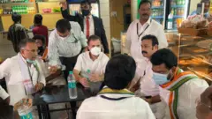 டீக்கடையில் ராகுல்