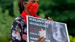 শিশুদের ওপর যৌন সহিংসতার বিরুদ্ধে ভারতে প্রতিবাদ। ফাইল ছবি