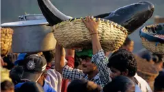 मुंबईचा 'बाप' कोण?