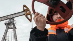 Добыча нефти в Сургуте
