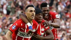 Eran Zahavi, Noni Madueke ve İbrahim Sangare, PSV'nin ilk golü sonrası böyle sevinmişti.