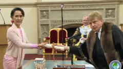 Honorary Freedom of The City Award of London ဆုဟာ လန်ဒန်မြို့တော်က ပေးအပ်တဲ့ အဆင့်အမြင့်ဆုံးဆု