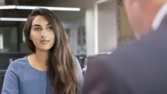 شابة في مقابلة عمل (أرشيفية)