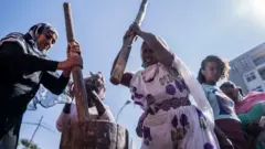 Ku wa gatanu, ku itariki ya 19/11/2021, mu murwa mukuru Addis Ababa wa Ethiopia, aba bagore barategura ifunguro gakondo ry'abasirikare.