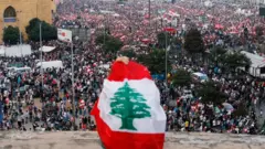 متظاهرون في لبنان