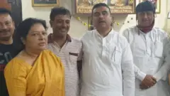 ભાજપ નેતા શુભેન્દુ અધિકારી અને શિખા મિત્રાની મુલાકાતનો આ ફોટો સોશિયલ મીડિયા પર શૅર કરાઈ રહ્યો છે