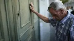 বাংলাদেশ সরকারের হিসাবে, বর্তমানে দেশে প্রায় এক কোটি ৫০ লাখ প্রবীণ নাগরিক রয়েছেন।