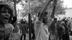 তেহরানের রাস্তায় বিশ্ববিদ্যালয় শিক্ষার্থী ও বিপ্লবী বাহিনীর মধ্যে সংঘাত - এপ্রিল ১৯৮১