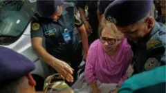২০১৮ সালে যখন খালেদা জিয়াকে হাসপাতালে নেয়া হয়েছিল তখনকার ছবি