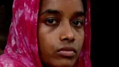 নারী