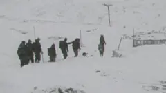 Los equipos de rescate salen a buscar a los senderistas desaparecidos