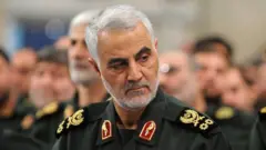 Qasem Soleimani, centre