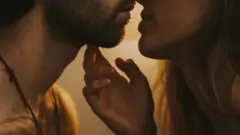 வாய்வழி புணர்ச்சி: பெண் பிறப்புறுப்பை எப்படி பாதிக்கும்?