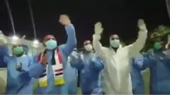 تصفيق وتحية لمرضى فيروس كورونا من الكوادر الطبية في العراق