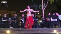Tana fafutukar yi wa waƙar rijistar da sunan “rawar Masar” a cikin jerin kundin al’adu na Majalinsar Dinkin Duniya tare da sauya fahimtar mutane game da ita.