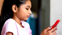 બાળકી