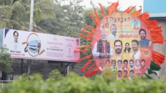 హైదరాబాద్‌లో కేసీఆర్, మోదీ ఫ్లేక్సీ బోర్డులు