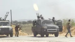 Jenerali Khalifa Haftar asanzwe ahanganye n'ingabo z'igihugu kuva mu kwezi kwa kane uno mwaka