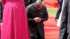 Imbere y'ukurahira, Evariste Ndayishimiye yabanje gusengerwa n'abarongoye Ekleziya Gatorika asanzwe asengamwo