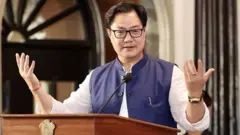 కేంద్ర న్యాయశాఖ మంత్రి కిరెన్ రిజిజు