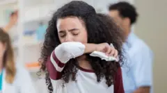 فتاة تعاني