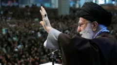 Picha ya Ayatollah Ali Khamenei siku ya Ijumaa January 17, 2020