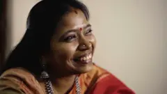 “பெற்றவர்களின் துணை எங்களுக்கு என்றும் தேவை என்று நாங்கள் நினைத்தோம். ஆரம்பத்தில் என்னுடைய வீட்டில் கடுமையான மறுப்பு இருந்த போதும், என்னுடைய கணவர் என்னை கவனித்தக் கொண்ட விதம் என்னுடைய பெற்றோர்களுக்கு மன நிறைவை அளித்தது.