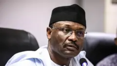 Shugaban INEC Mahmood Yakubu