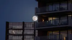 Місяць