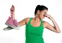 बुटांचा वास