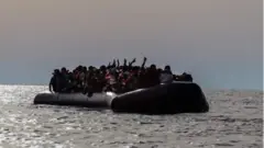 Watu 97 waokolewa bahari ya Mediterania nchini Libya baada ya chombo kupoteza uelekeo