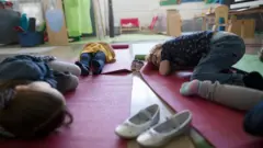 أطفال نائمون