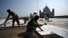 কর্তারপুরে চলছে শেষ মুহুর্তের তোড়জোড়