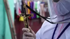 Mapadre wanaooondoa mapepo ya corona