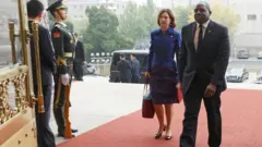 英國新外相拉米首次訪華 重啟中英關係面臨諸多複雜問題