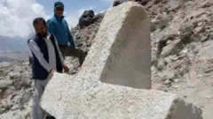 دریافت ہونے والی صلیت، دریافت کرنے والے ٹیم ڈاکٹر محمد نعیم خان اور دیگر