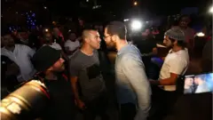 د اسراییلو سترې محکمې وروسته تر هغه د فلسطینیانو د مېنو تخلیه کول وځنډول،‌ چې له اسراییلي پولیسو سره په شخړه کې تر ۲۰۰ ډېر. فلسطینیان ټپیان شول.