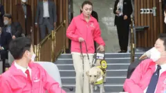 미래한국당 비례후보 김예지 당선인과 안내견 '조이'
