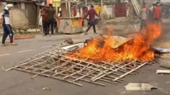 अग्निपथ योजनेला विरोध करत अनेक ठिकाणचे तरुण रस्त्यावर उतरलेत आणि आंदोलनाता हिंसक वळण लागतंय