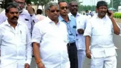 జీఏడీ ముఖ్యకార్యదర్శి శశిభూషణ్ కుమార్‌తో సమావేశానికి వెళ్తున్న ఉద్యోగ సంఘాల నాయకులు