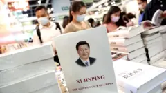 香港書展上展示的習近平著作（BBC中文圖片15/7/2021）