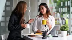 دفتر، خواتین