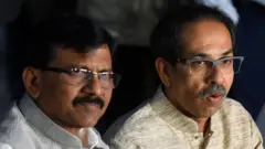 शिंदे-फडणवीस : दोनच मंत्र्यांनी सरकार चालवणं बेकायदेशीर आहे का? संजय राऊतांच्या दाव्यात किती तथ्य?