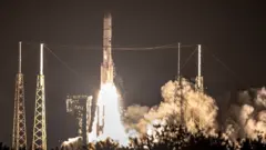 Prva privatna raketa Vulkan uspešno poletela ka Mesecu