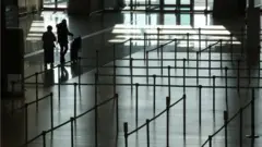 2일 썰렁한 인천국제공항 출국장.